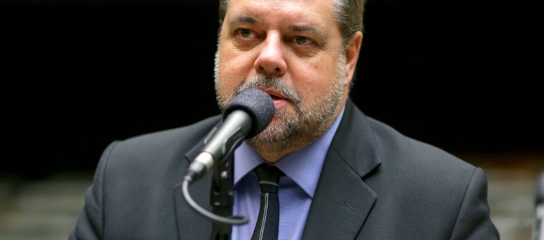 Impeachment: “O Brasil tem pressa e o PT deve explicações”, diz Lobbe